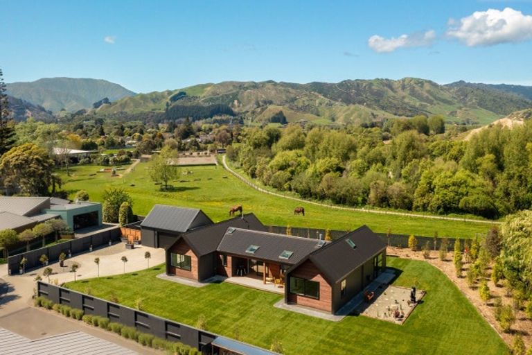 Photo of property in 5 Bressay Way, Waikanae, 5036