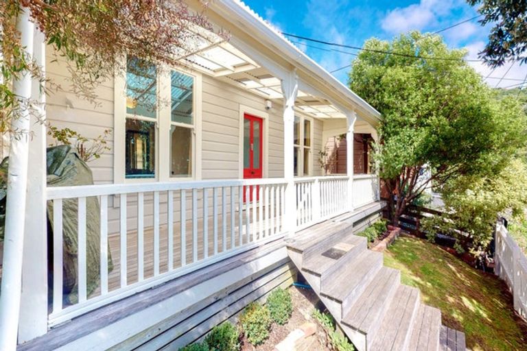 Photo of property in 11 Danube Street, Island Bay, Wellington, 6023
