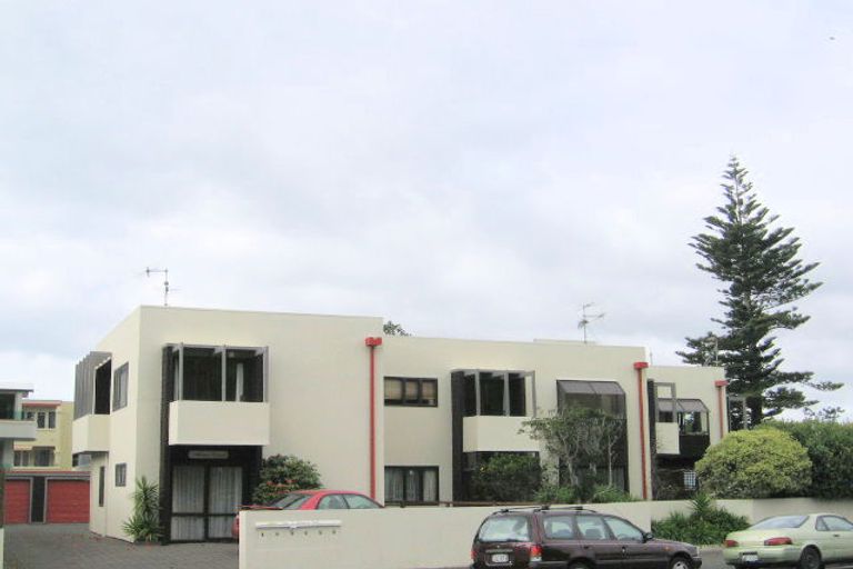 Photo of property in 2/2 Adams Avenue, Mount Maunganui, 3116