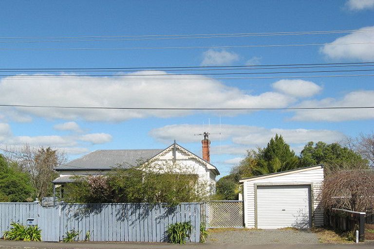 Photo of property in 21 Follett Street, Marton, 4710