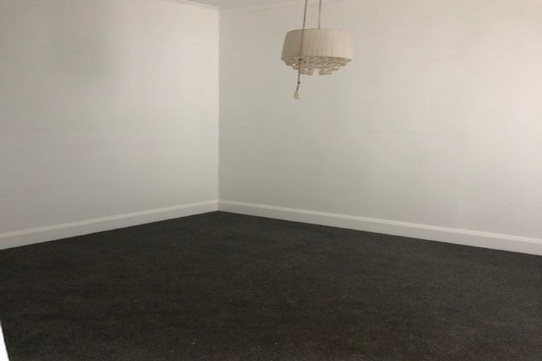 Photo of property in 121-123 Shakespeare Road, Bluff Hill, Napier, 4110