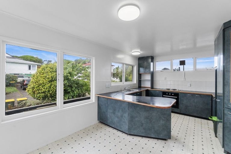 Photo of property in 46 Redoubt Road, Goodwood Heights, Auckland, 2105