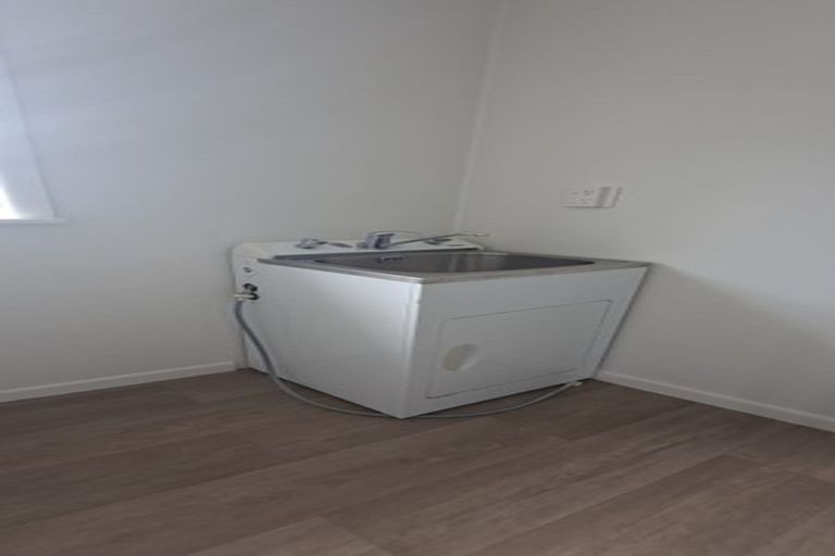 Photo of property in 47 Cambridge Terrace, Papatoetoe, Auckland, 2025