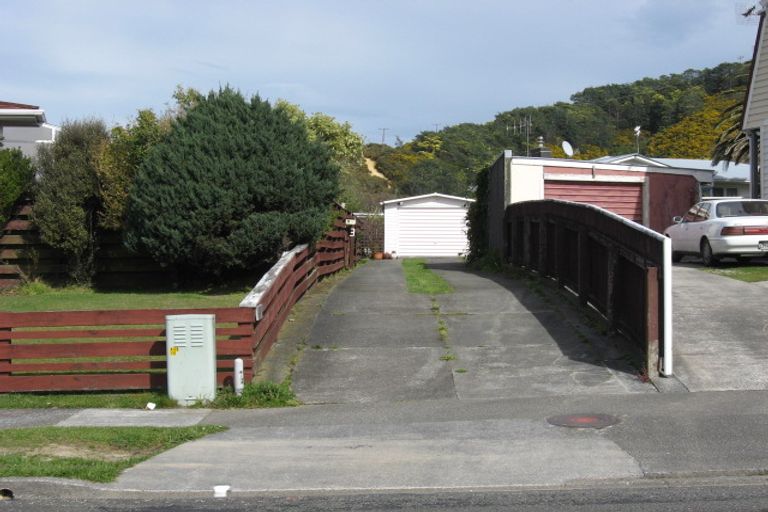 Photo of property in 3 Hamstead Street, Wainuiomata, Lower Hutt, 5014