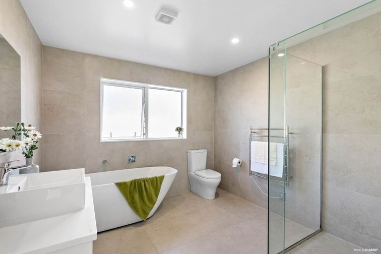 Photo of property in 63 Wainui Road, Silverdale, 0932