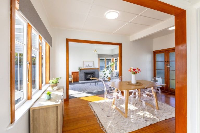 Photo of property in 2 Woburn Street, Waipukurau, 4200