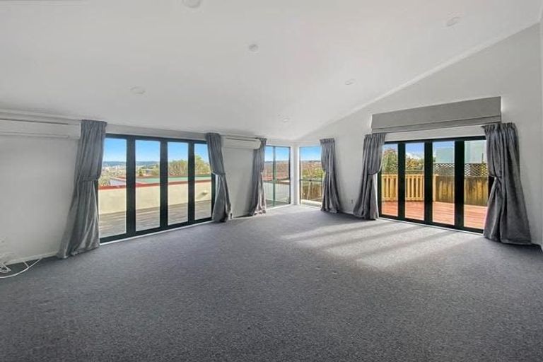 Photo of property in 24 Taroka Close, Pinehill, Auckland, 0632