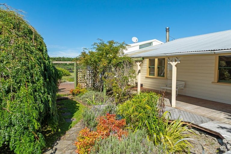 Photo of property in 190 Regent Street, Martinborough, 5711