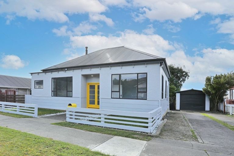 Photo of property in 21 Spencer Street, Bluff, 9814