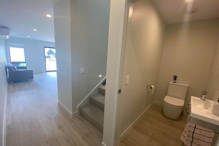 Photo of property in 6 Mcgibbon Lane, Jacks Point, 9371