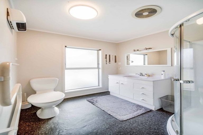 Photo of property in 10 Snowden Place, Opaheke, Papakura, 2113