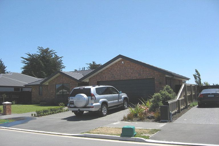 Photo of property in 16 Reka Street, Parklands, Christchurch, 8083