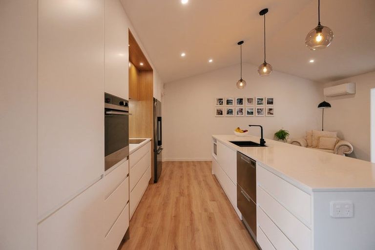 Photo of property in 22a La Lena Grove, Fitzherbert, Palmerston North, 4410