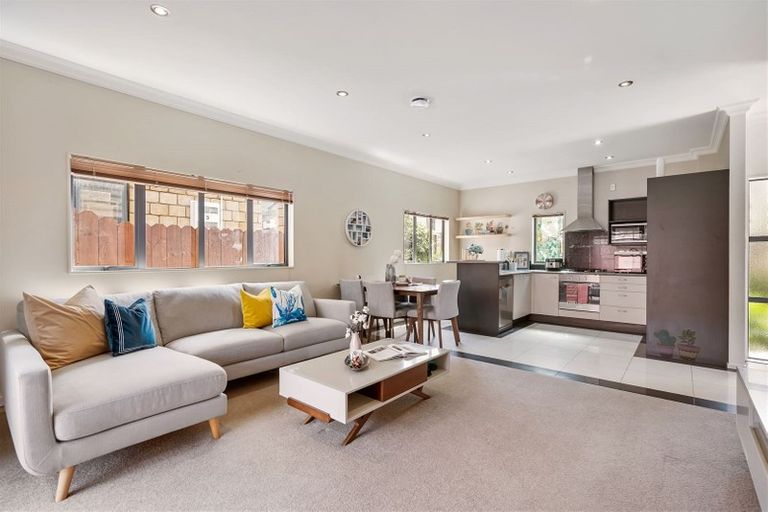 Photo of property in 396a East Tamaki Road, East Tamaki, Auckland, 2013