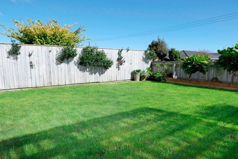 Photo of property in 5 Mahia Lane, Waikanae, 5036