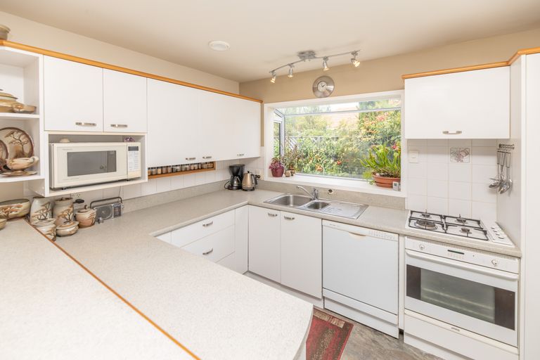 Photo of property in 46 Westgrove Avenue, Avonhead, Christchurch, 8042