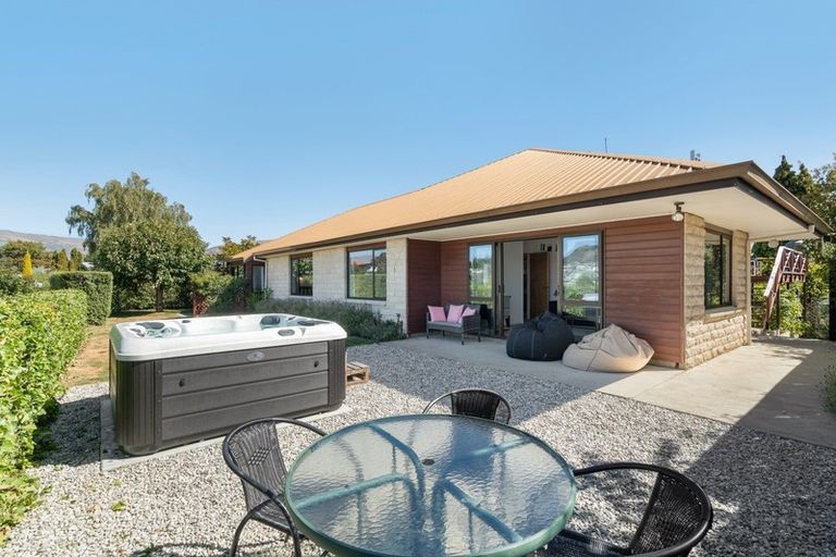 Photo of property in 76 Totara Terrace, Wanaka, 9305