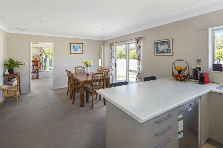 Photo of property in 19a Wantwood Grove, Churton Park, Wellington, 6037