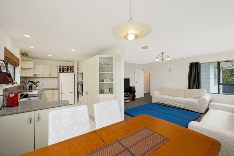 Photo of property in 1 Cedar Heights Avenue, Massey, Auckland, 0614