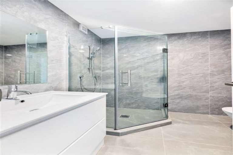 Photo of property in 6 Kari Lane, Kumeu, 0810