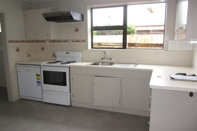 Photo of property in 1 Page Place, Hamilton East, Hamilton, 3216