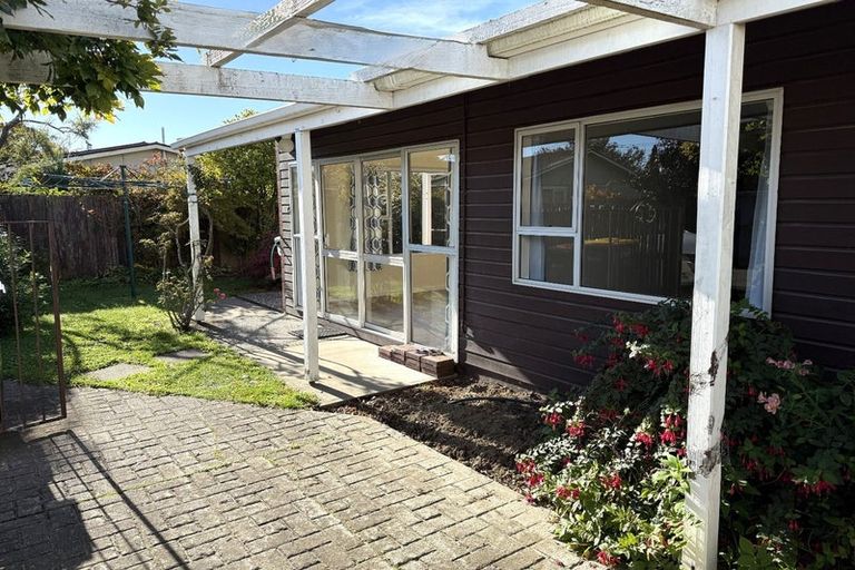 Photo of property in 1/43b Ambleside Drive, Burnside, Christchurch, 8053