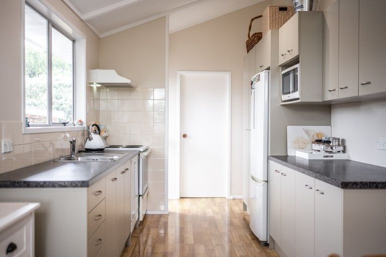 Photo of property in 4 Tangelo Place, Bucklands Beach, Auckland, 2012