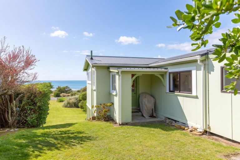 Photo of property in 275 Mataikona Road, Mataikona, Tinui, 5889