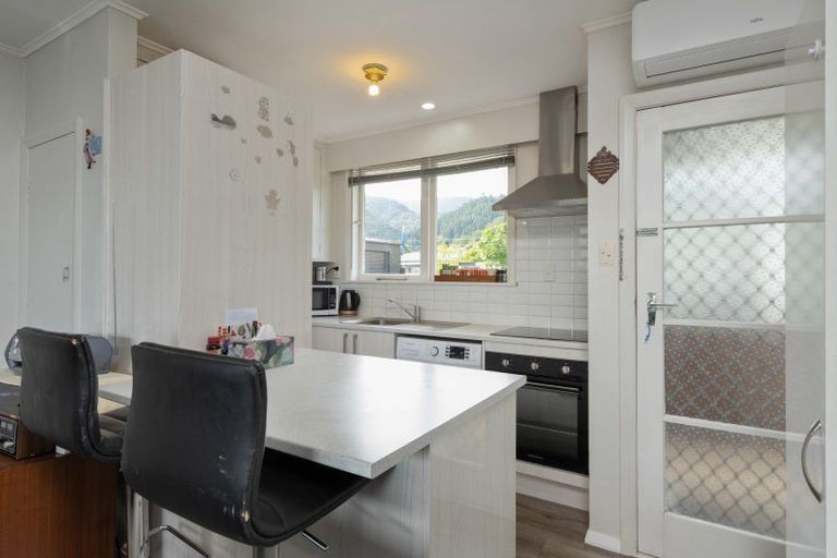 Photo of property in Claredon Court, 46b York Street, Picton, 7220