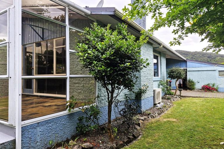 Photo of property in 79 Hall Street, Cobden, Greymouth, 7802