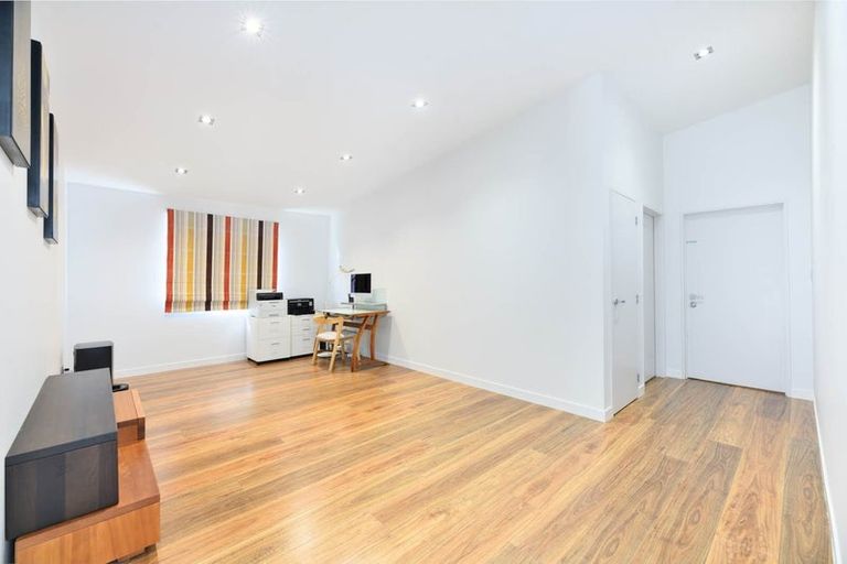 Photo of property in 7 Wicklam Lane, Greenhithe, Auckland, 0632