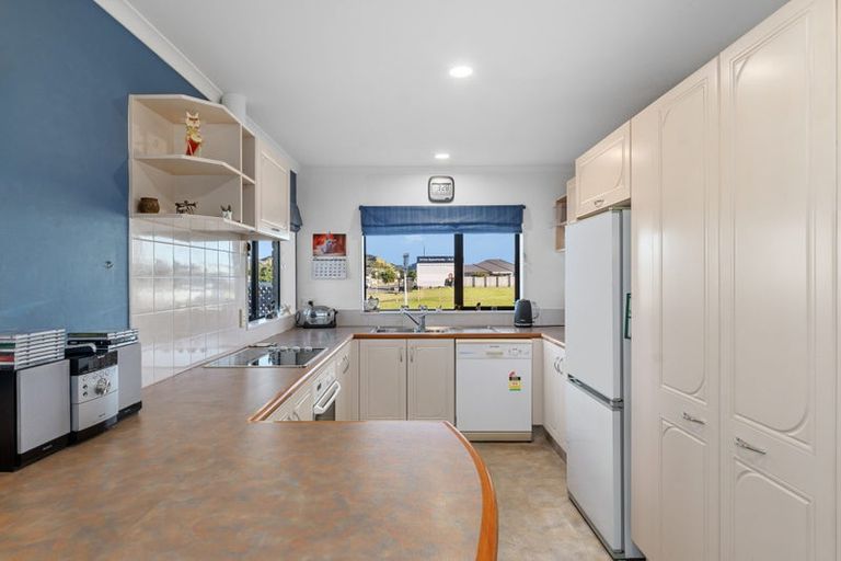 Photo of property in 333 Grenada Street, Papamoa Beach, Papamoa, 3118