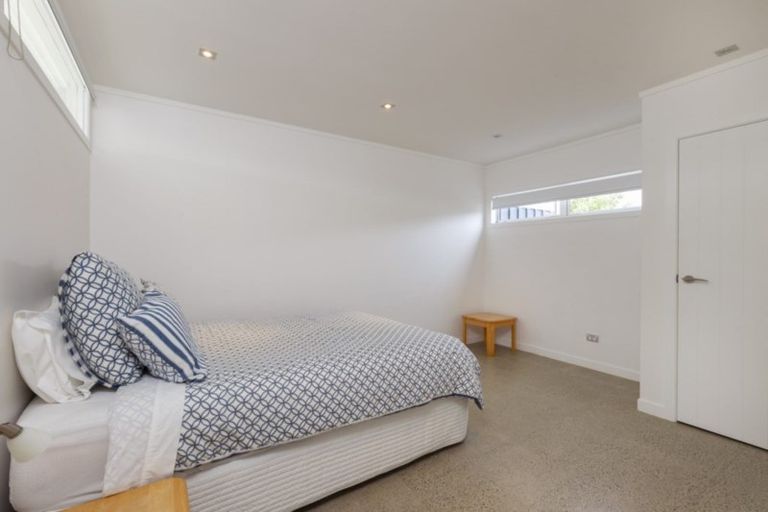 Photo of property in 31 Tohora Crescent, Omaha, 0986