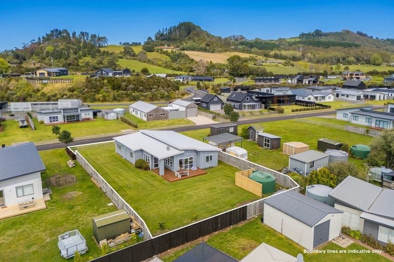 Photo of property in 8 Navigation Drive, Cooks Beach, Whitianga, 3591