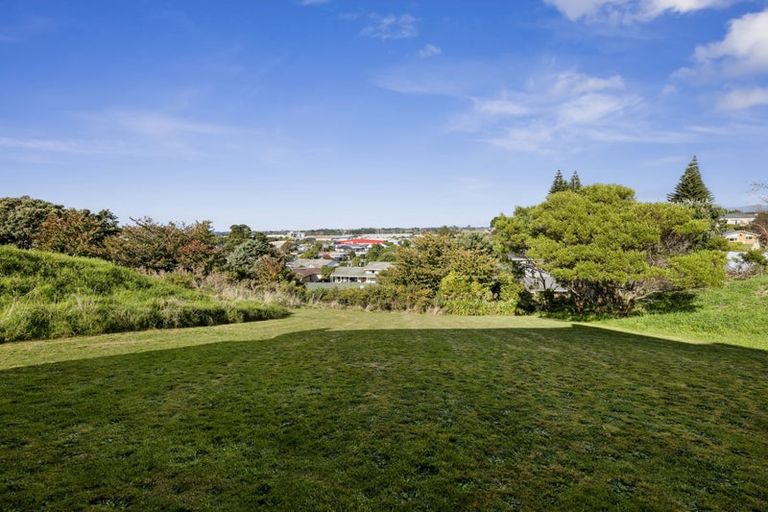 Photo of property in 16 Nadine Stanton Drive, Bell Block, New Plymouth, 4312