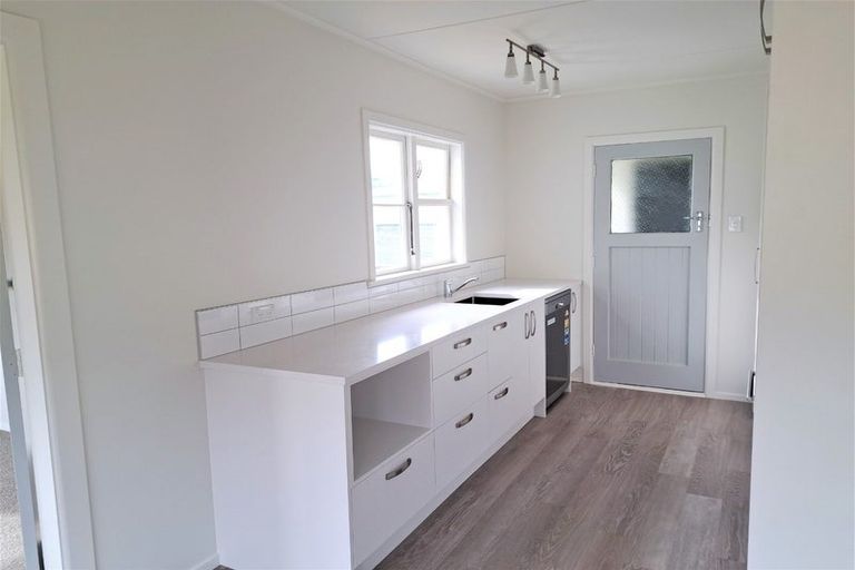 Photo of property in 152 Wainuiomata Road, Wainuiomata, Lower Hutt, 5014