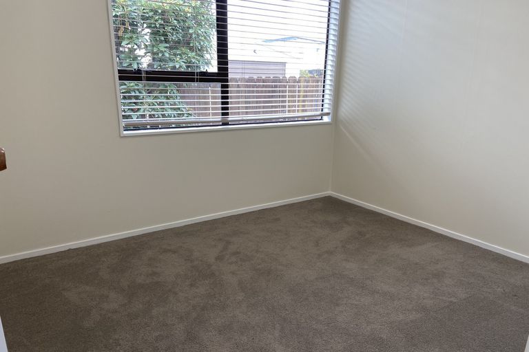 Photo of property in 1/14 Compass Place, Te Atatu Peninsula, Auckland, 0610