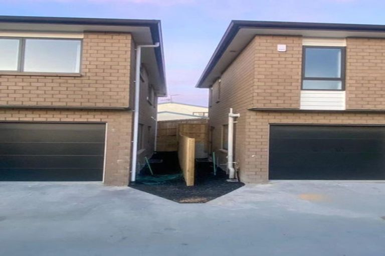 Photo of property in 50a Barbados Drive, Unsworth Heights, Auckland, 0632