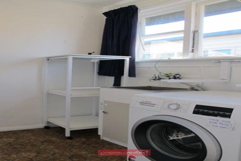 Photo of property in 1 Burgess Street, Green Island, Dunedin, 9018