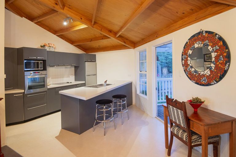 Photo of property in 2 Kaiwaka Road, Onerahi, Whangarei, 0110