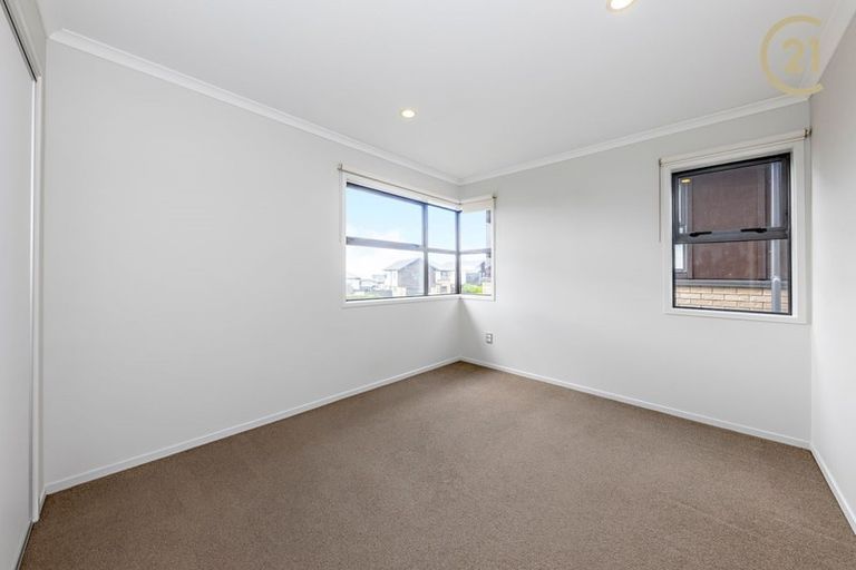 Photo of property in 18 Hirimate Place, Flat Bush, Auckland, 2019