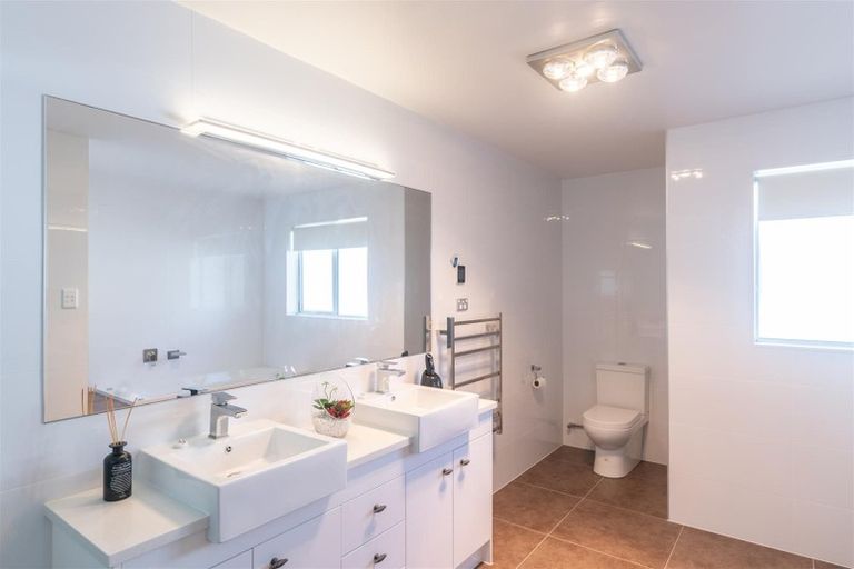 Photo of property in 45 Rosewell Crescent, Flat Bush, Auckland, 2019