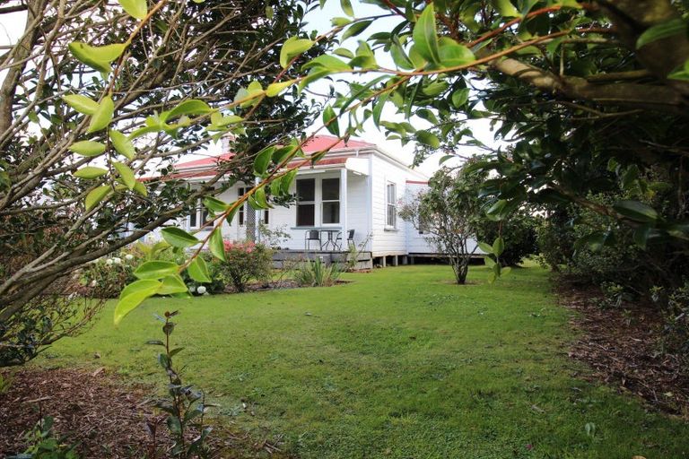 Photo of property in 28 Elliot Street, Inglewood, 4330