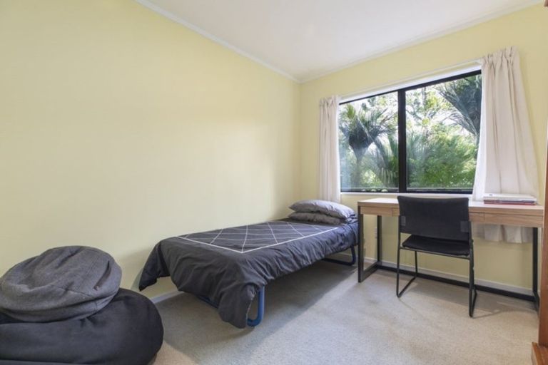 Photo of property in 11 Valley View Road, Titirangi, Auckland, 0604