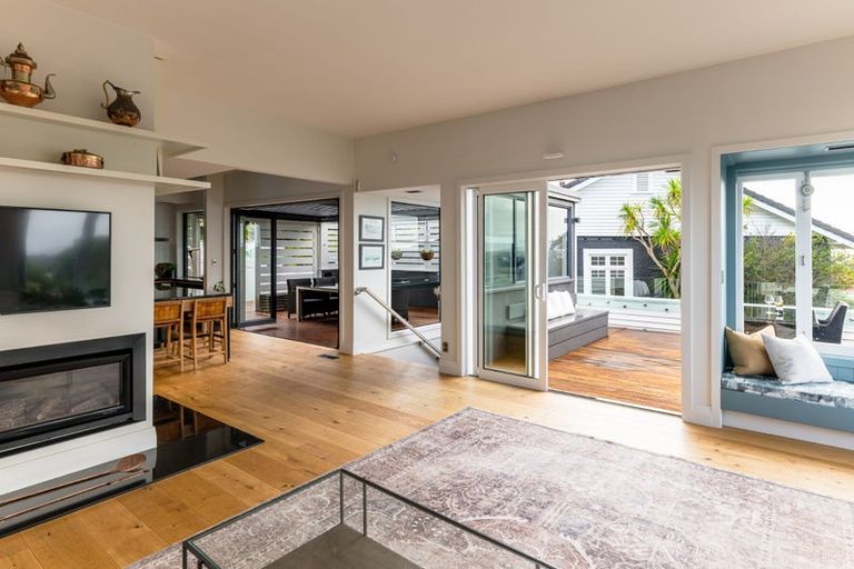 Photo of property in 14 Hinemoa Terrace, Birkenhead, Auckland, 0626