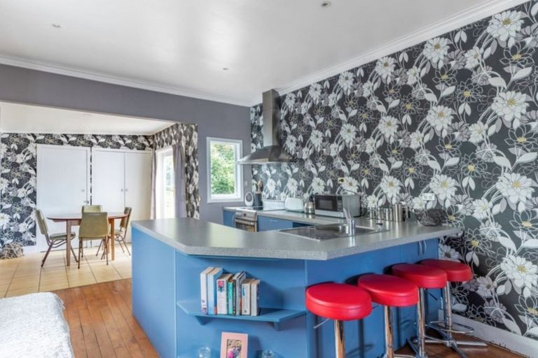 Photo of property in 14 Moana Street, Kaka Point, 9271