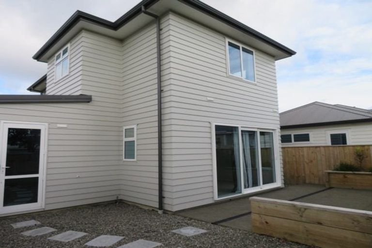 Photo of property in 1b Manderson Grove, Fairfield, Lower Hutt, 5011