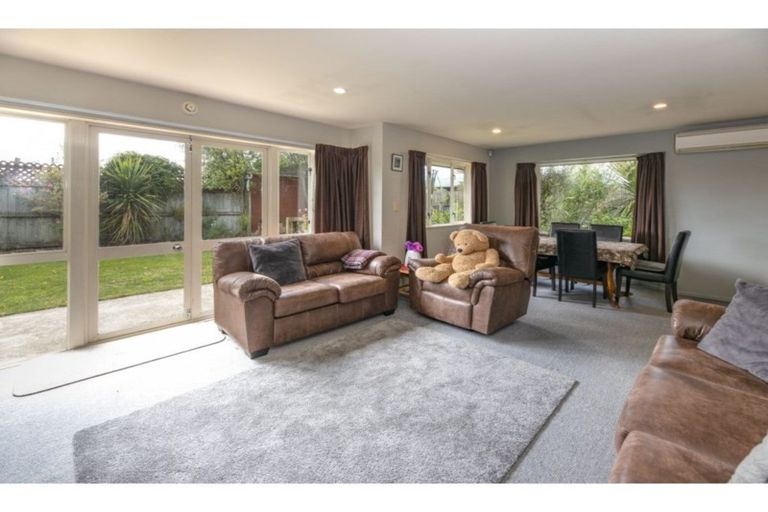 Photo of property in 142c Wainoni Road, Avondale, Christchurch, 8061