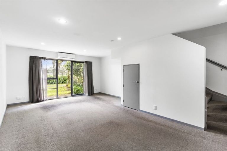 Photo of property in 40/42 Holly Street, Avondale, Auckland, 1026