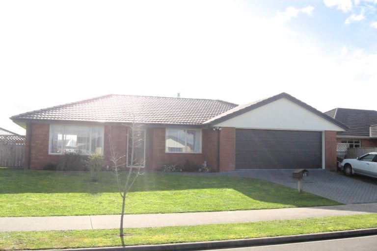 Photo of property in 13 Farringdon Avenue, Rototuna North, Hamilton, 3210